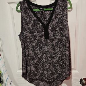 torrid Black Floral Lace-Print Sleeveless V-Neck Tank